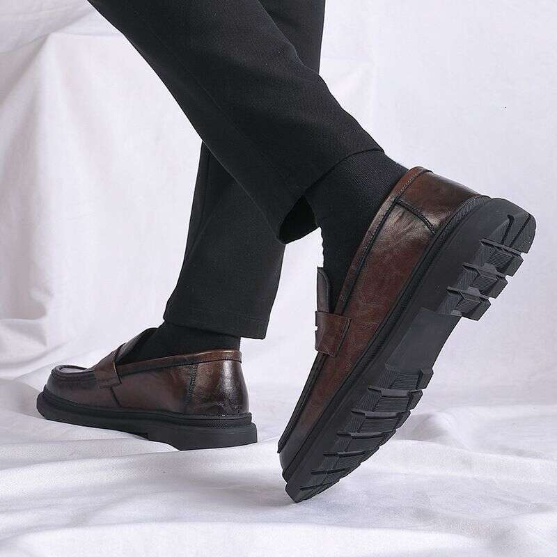 Korean Version Leather Shoes For Business And Leisure, British Style Shoes, Round Toe, Hand Grip Pattern, Trendy Men's