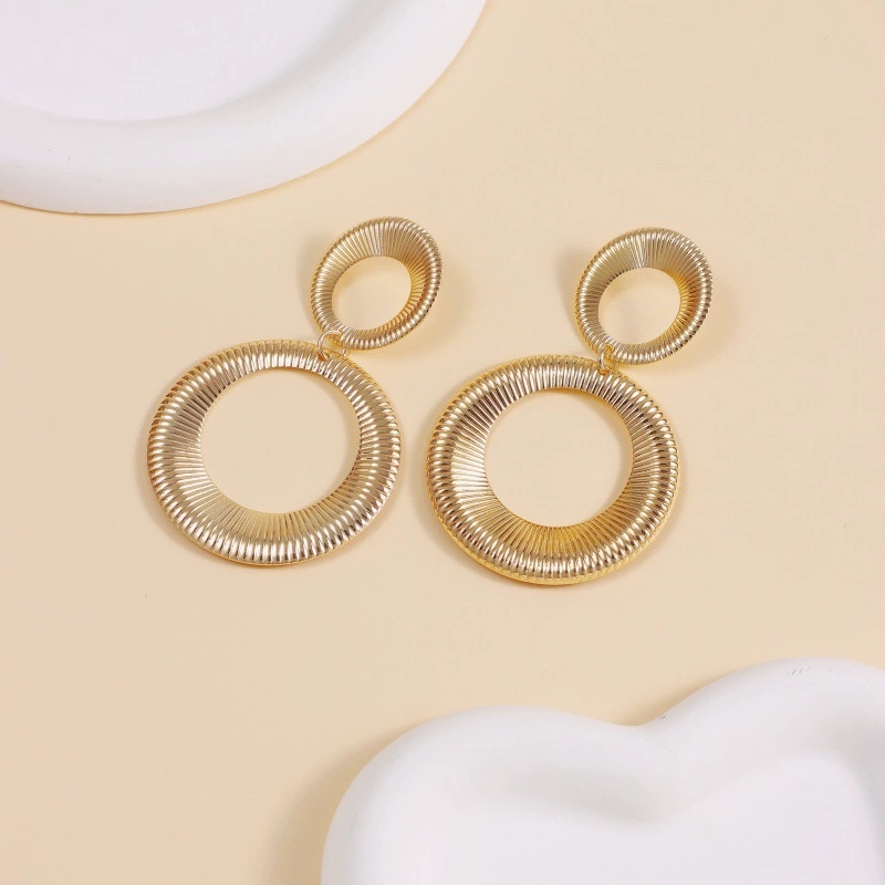 Elegant European & American-Inspired Striped Double-Stud Earring Accessory