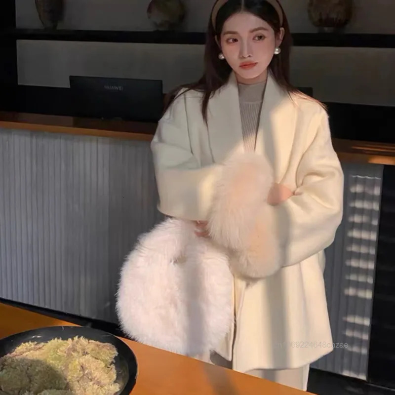Fashion Elegant Beautiful Womens Clothing Jacket Detachable Fox Fur Tie Simple Cashmere Coat Winter Clothing Woolen Coat 250811