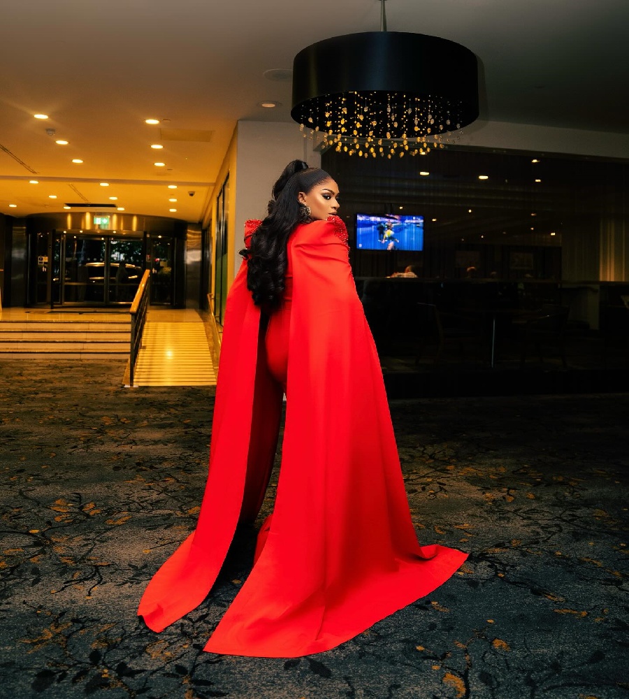 Glamorous Red Jumpsuit Prom Dress For Black Girls 2025 Cape Sleeves Arabic Sequin V Neck African Evening Formal Party DressAso Ebi Birthday Pant Vesti