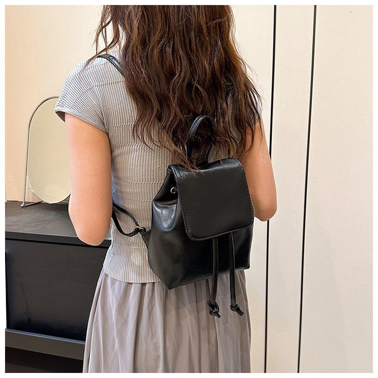 2025 Autumn New Unisex Style Backpack Women's New Minimalist Art Drawstring Retro Shoulder Bag Handbag Autumn New Designer Bag