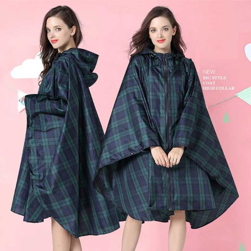 Fashion Women Breathable Raincoat Lightweight Rain Coat Poncho Waterproof Green Lattice Cloak Raincoats Men Windproof Rainwear Y250814