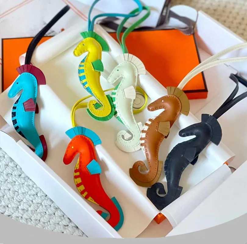 New Real Leather Lovely Hippo Bag Charm Handbag Seahorse Drop Decoration Hanging Ornament Keychain 5 Colors Y250815