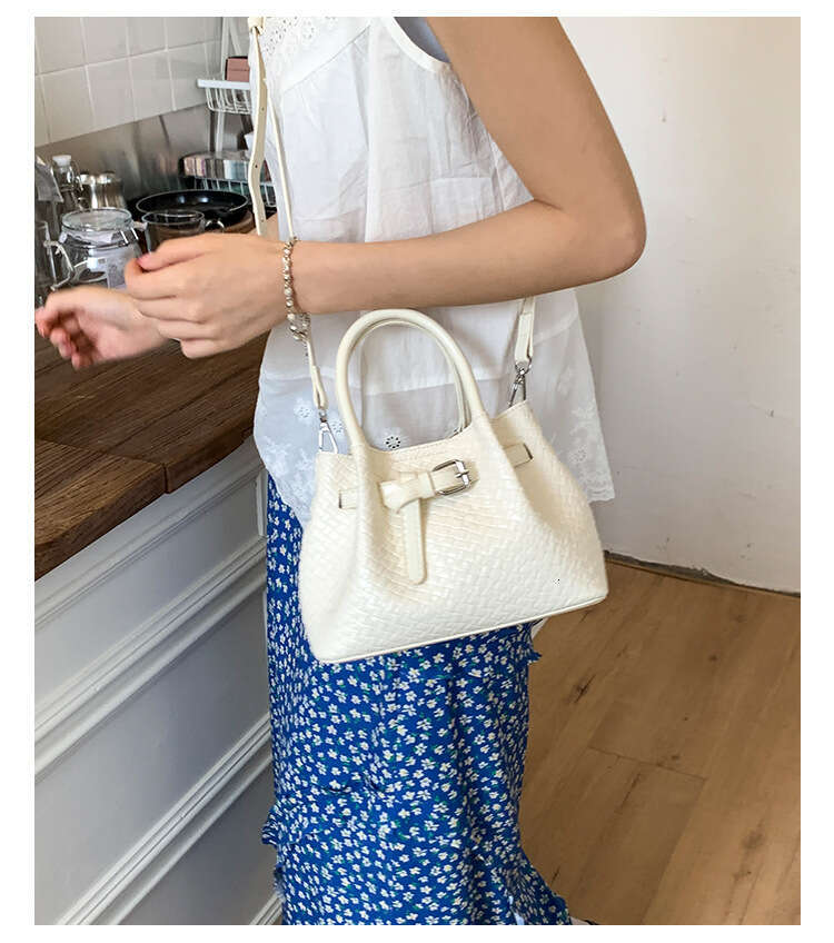 Korean Niche Woven Pattern Single Designer Bags Shoulder Luxury Tote for Women 2025 New Handheld Basket Bucket Crossbody Bag