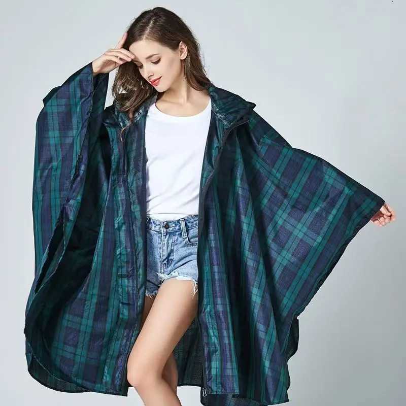 Fashion Women Breathable Raincoat Lightweight Rain Coat Poncho Waterproof Green Lattice Cloak Raincoats Men Windproof Rainwear Y250814