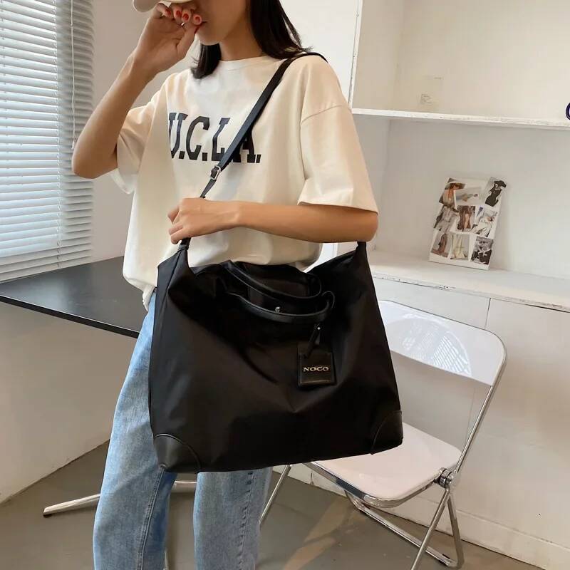 Large-Capacity Portable Travel Hand Casual Ladies Shoulder Tote Lage Light And Simple Sports Fiess Messenger Bag