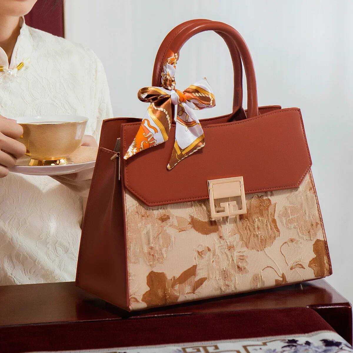 Vintage Chinese Style Jacquard Women's Handbag 2024 New Niche Middle-Aged Bag Soft Crossbody Gift For Mom