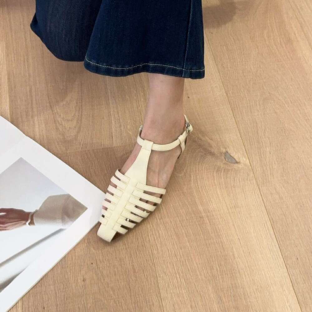 Niche Woven Hollow Toe Pig Cage Sandals Tote for Women Summer Dress Flat Beach Roman Shoes