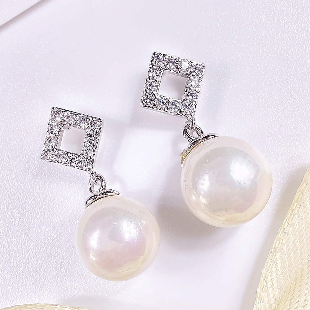 Korean Style Fashion Geometric Elegant Pearl with Rhinestones Trendy Women's Sexy Earrings e8303