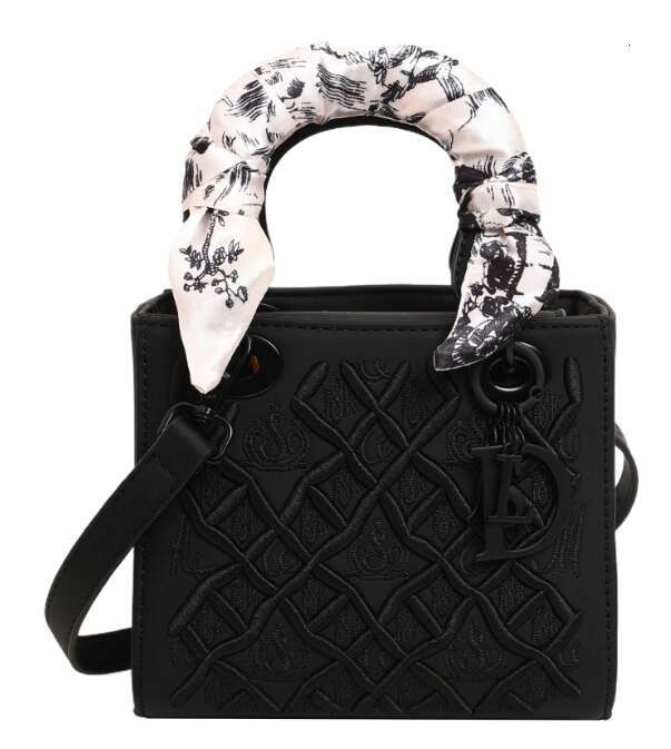 Designer bag Luxury bag Embroidery Versatile New Fashion Handbag Women's High-End Single Shoulder Crossbody Bag