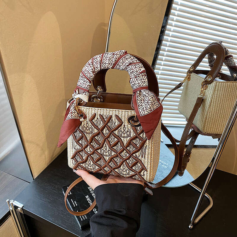 Designer bag Luxury bag Embroidery 2025 New Versatile Fashion Women's Single Shoulder Crossbody Bag