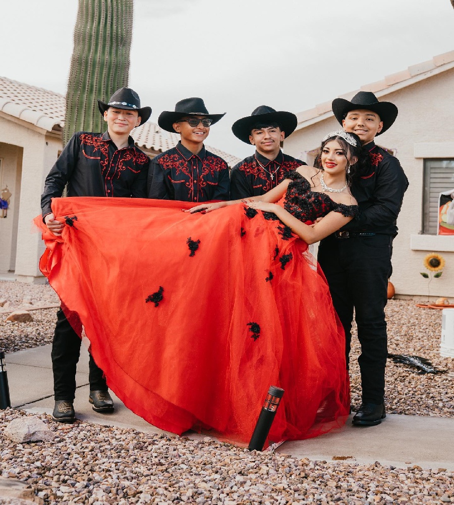 Elegant Red With Black Quinceanera Dresses 2025 Masquerade Vestidos De 15 Anos Lace Princess Sweet 16 Dress Birthday Gothic Sixteen Party Dress Charmi