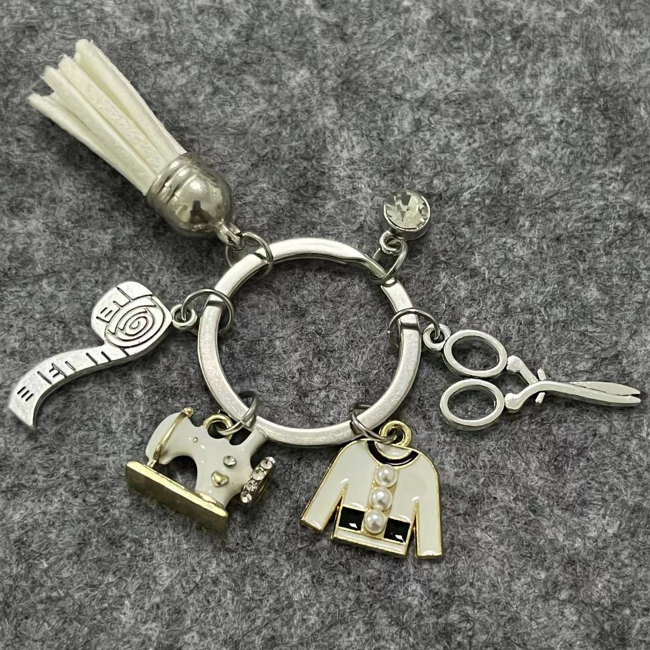 Keychains Fashion Tassel Sewing Machine Keychain Scissors And Clothes Customized Gifts For Friends