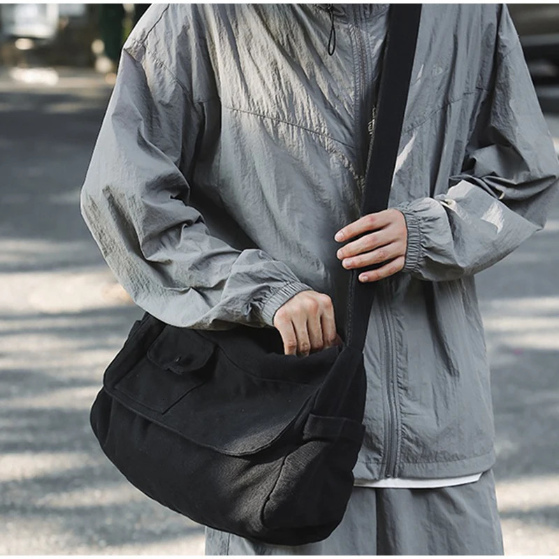 Japanese Messenger Bag Fashionable Simple Versatile Large-capacity Tote Bag Retro Canvas Messenger Bag Unisex Sports Travel Bag 250809