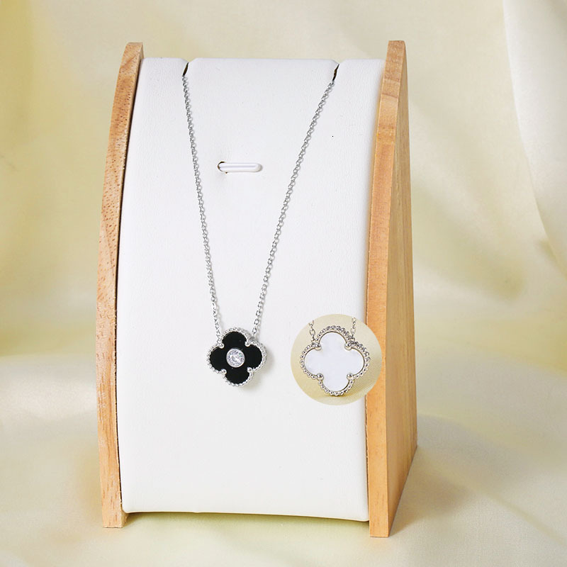 Minimalist Four-Leaf Clover Necklace for Women, Two-Way Wear, Non-Fading, High Version V Gold Craftsmanship, 50cm, High-End Feel Jewelry for Women