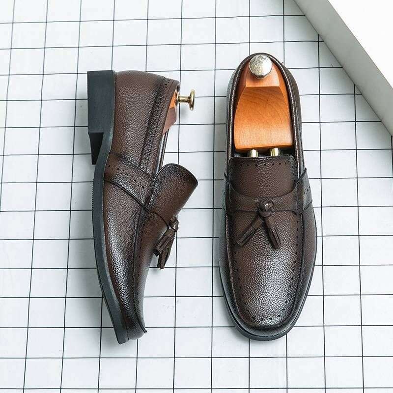 2025 Male New Formal Leather Men Business Wedding Shoe British Soft Soled Trendy Shoes Breathable Lazy Lightweight Loafers