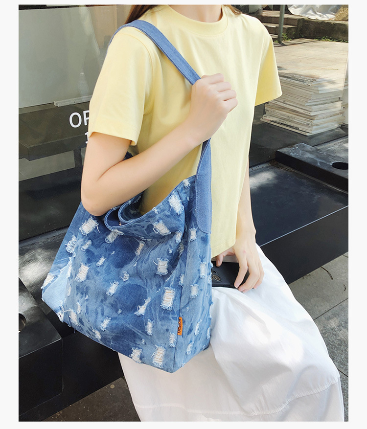 Autumn New Women's Shoulder Bag Denim Canvas Bag Shoulder Bag Design Sense Niche Commuting Large Capacity Handbag Bag Autumn New Designer Bag