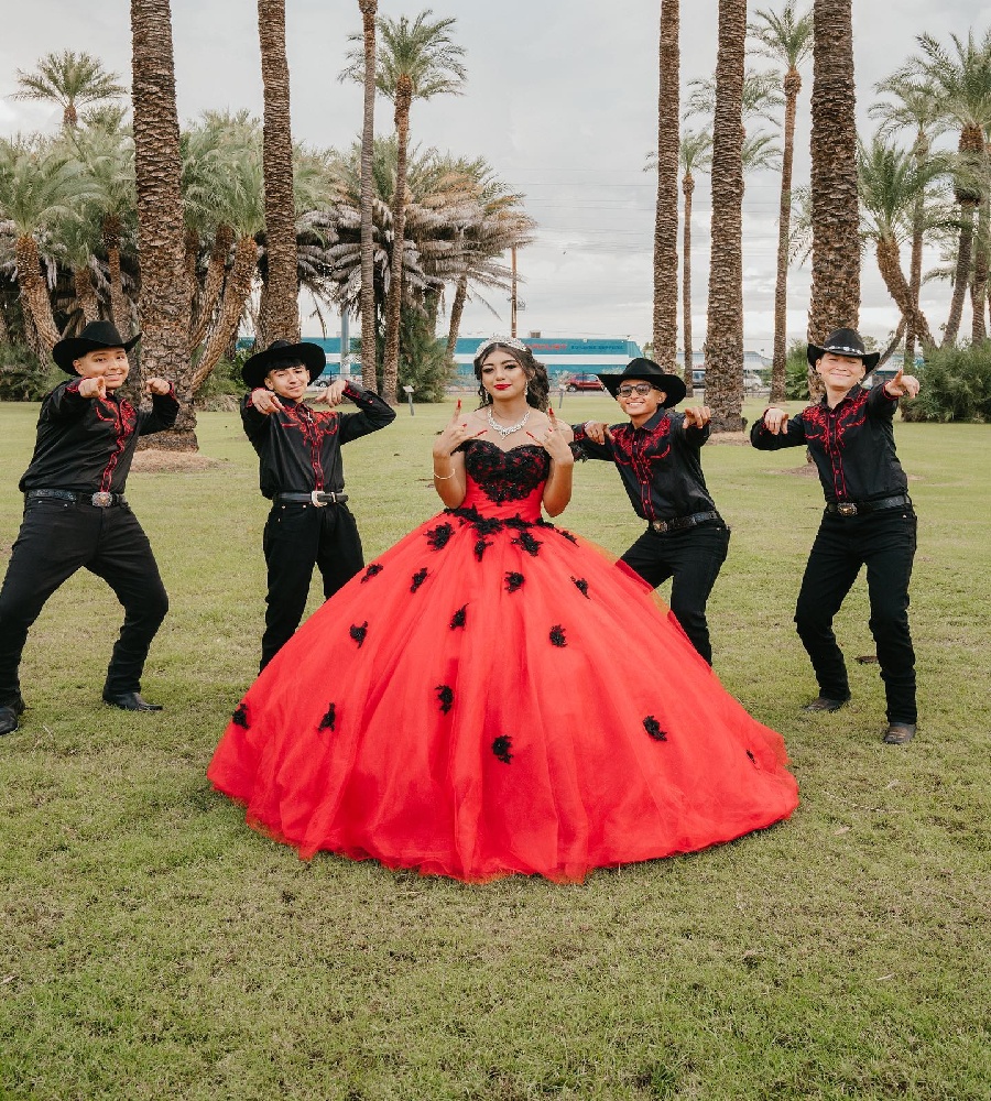 Elegant Red With Black Quinceanera Dresses 2025 Masquerade Vestidos De 15 Anos Lace Princess Sweet 16 Dress Birthday Gothic Sixteen Party Dress Charmi