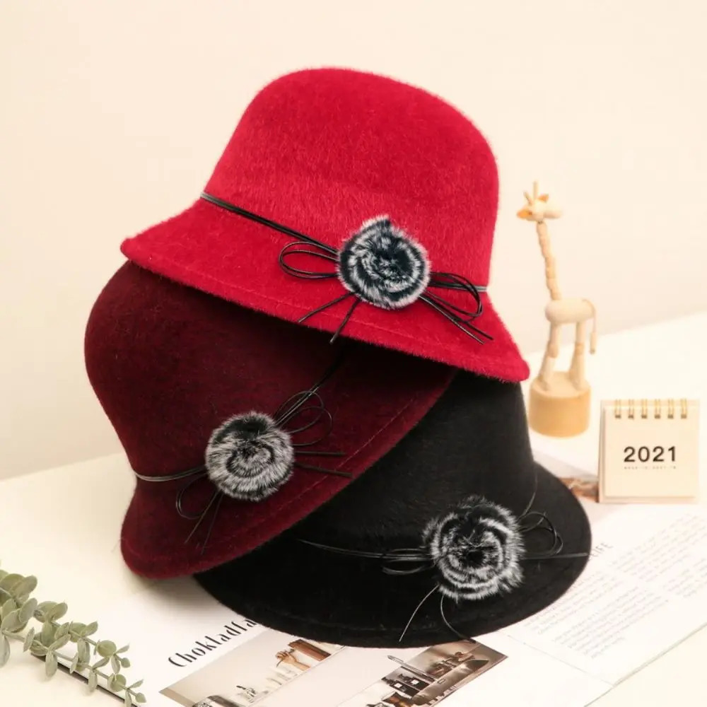 Vintage Outdoor Warm Ladies Fedoras Cap with Fur Ball Solid Color Casual Basin Hat Windproof Fisherman Hat for Autumn Winter 250808