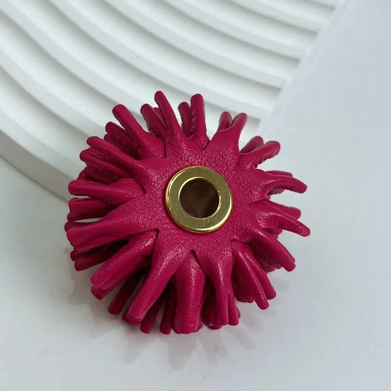 Popular French Flower Bag Pendant DIY Cute Quality Leather Flower Keychain Necklace Pendant Ornament Jewelry Bag Pendant Gift Y250815