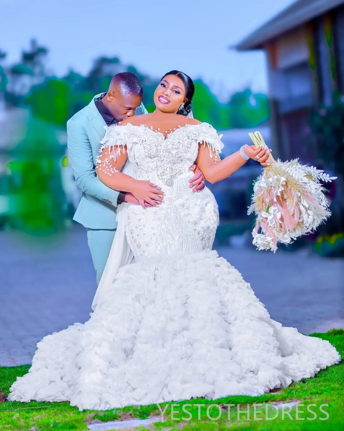 Arabic Aso Ebi Plus Size Off White Mermaid Wedding Dresses 2025 Pearls Beaded Floral Lace Full Sleeves Luxurious Vintage Bridal Gowns Dress D594