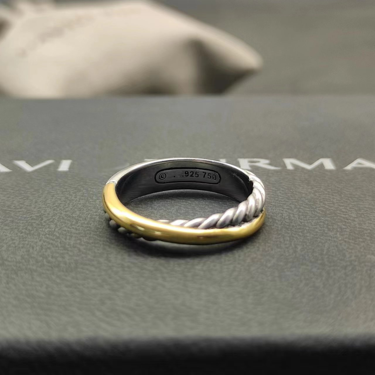 2026 925 Sterling Silver Christmas New DY Jewelry Retro Ring Couple Trend Fashion Simple Spiral Design Colored Crystal Ring for Men and Women To Wear