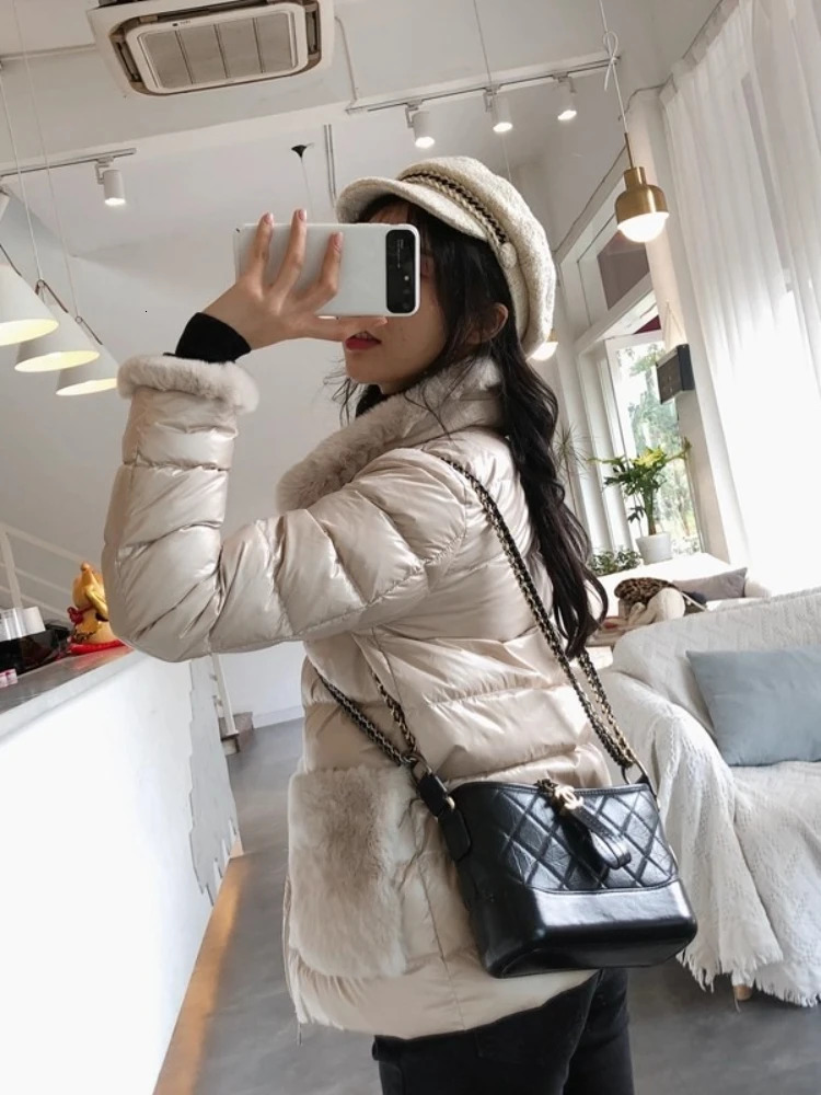 Winter Down Jacket Rabbit Fur Short Puffer Coat Female Stand Collar Pocket Lightweight 90% White Duck Downs Coats 250811