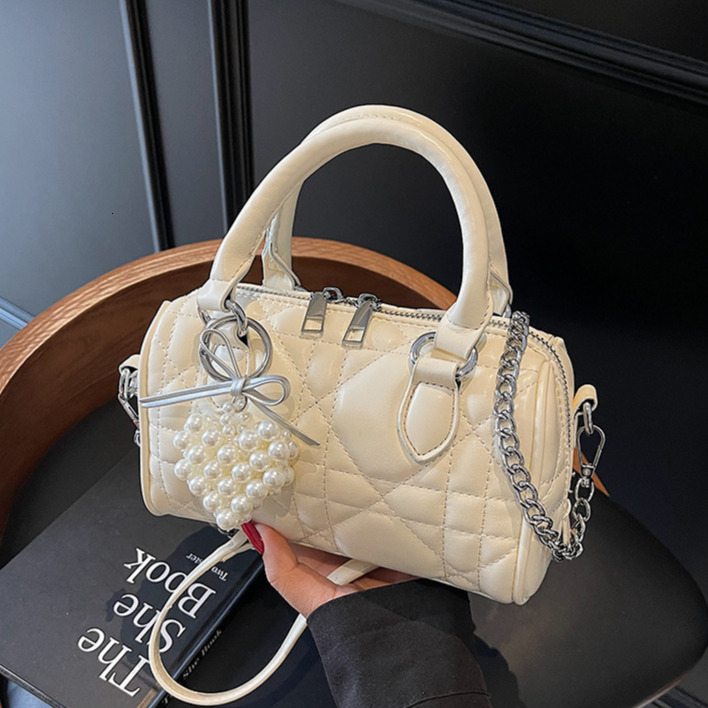 Korean Luxury Women's Diamond Patterned Handbag Free Shipping Designer New Fashion Versatile Underarm Bag Elegant And Casual Single Shoulder Cros