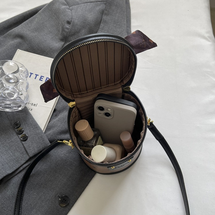 Retro Printed Women's Handbag Free Shipping Designer Fashion New Crossbody Round Bucket Bag Versatile Luxury Phone Bag Casual Makeup Shoulder Bag