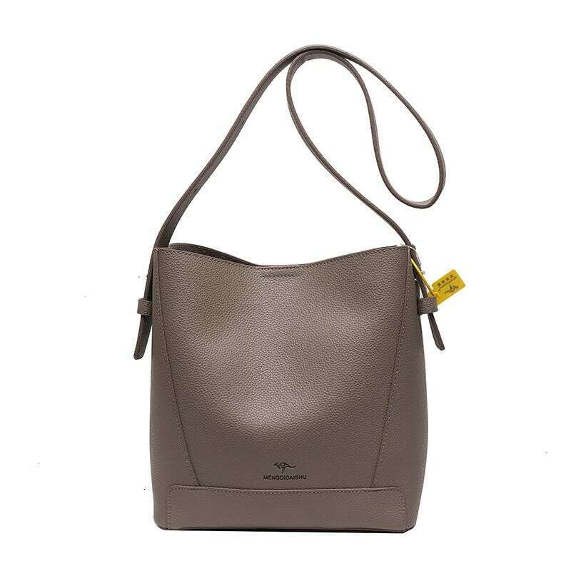 2023 New Women's Popular Bucket Korean Version INS High Capacity Tote Street One Shoulder Diagonal Straddle Bag