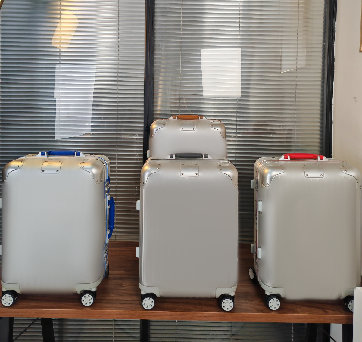 Boarding box 21 inch suitcase aluminum luggage leather handle color 4 brown/blue/black/red Tvvsit series luxury password box