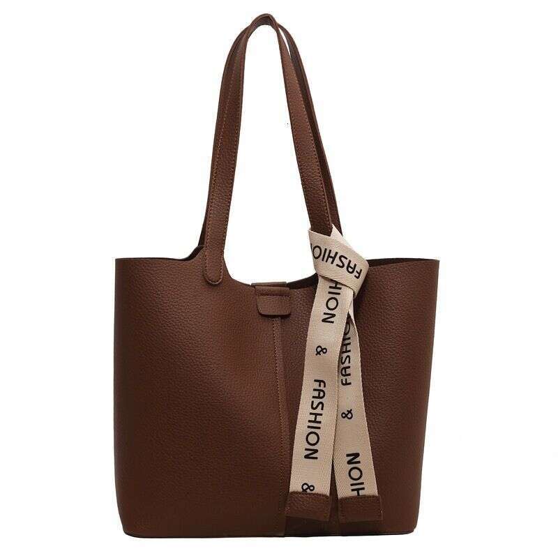 2023 New Multi-compartment Portable Tote Bag Women's Large-capacity Class Commuting niche design high-end shoulder bag