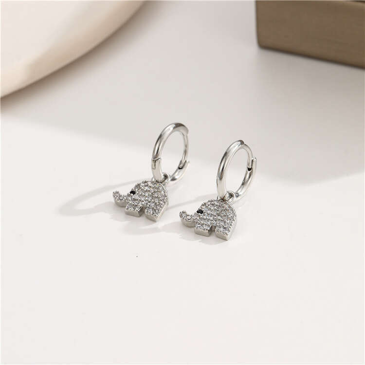 DHcollections Star Butterfly Square Micro Inlaid Full Dia Small Clips High-end Fashion Earrings Simple Ear Jewelry