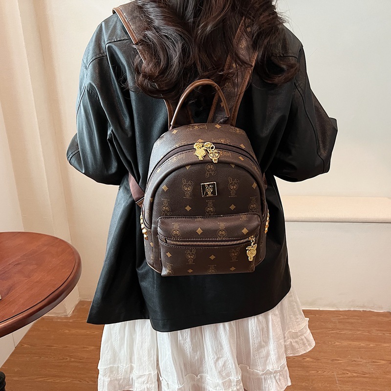 Free Shipping Designer Fashion Student Backpack Luxury Vintage Commuting Women's Large Capacity Travel Bag Sports Shopping Leisure Bag