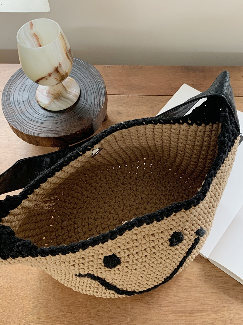 2025 Autumn New Women's Shoulder Bag New Large Capacity Hand Woven Bag Smiling Face Shoulder Bag Autumn New Designer Bag, Handbag