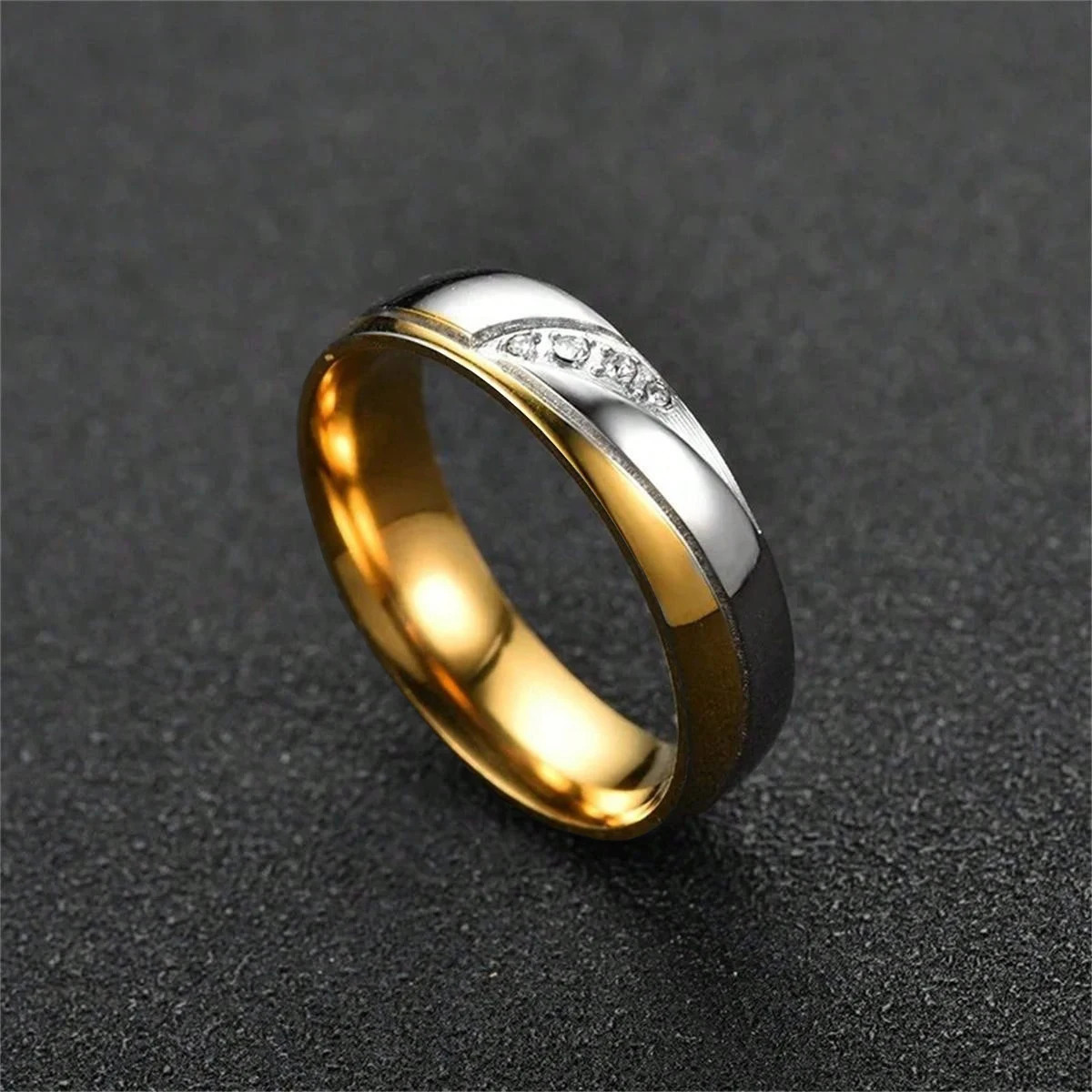 Fashion Stainless Steel Couple Rings For Men Women with Rhinestones Zirconia Rings Wedding Party Jewelry Valentines Day Gifts 250811