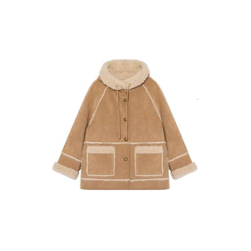 A new winter hooded faux fur one-piece coat for women, a retro suede and velvet warm and soft short coat