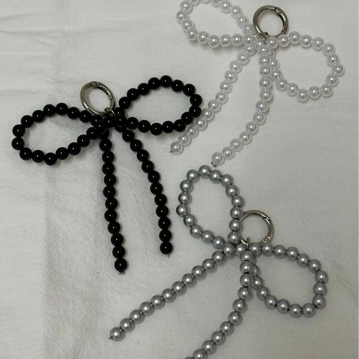 ZAKOL Y2K Korean Cute Beaded Pearl Bowknot Keychain for Women Girls Metal Bow Pendant Bag Decoration Accessories 250804