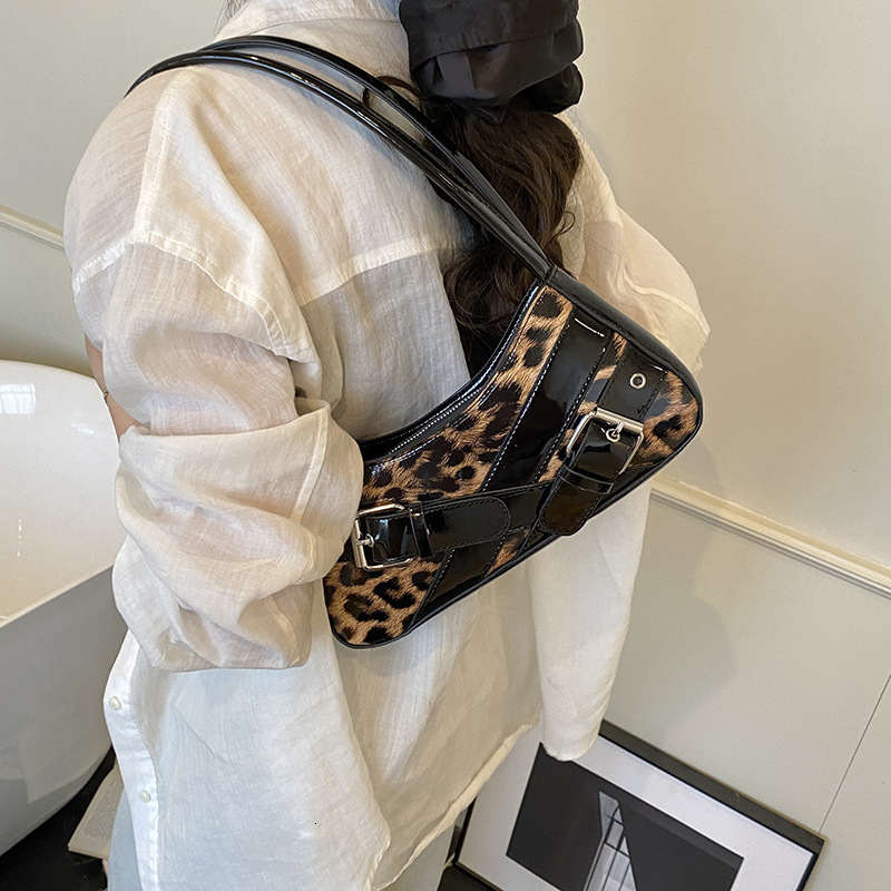 2025 Autumn New Women's Shoulder Bag Fashion Retro Spicy Girl Style Women's Armpit Bag New Niche Leopard Print Women's Handbag Autumn N