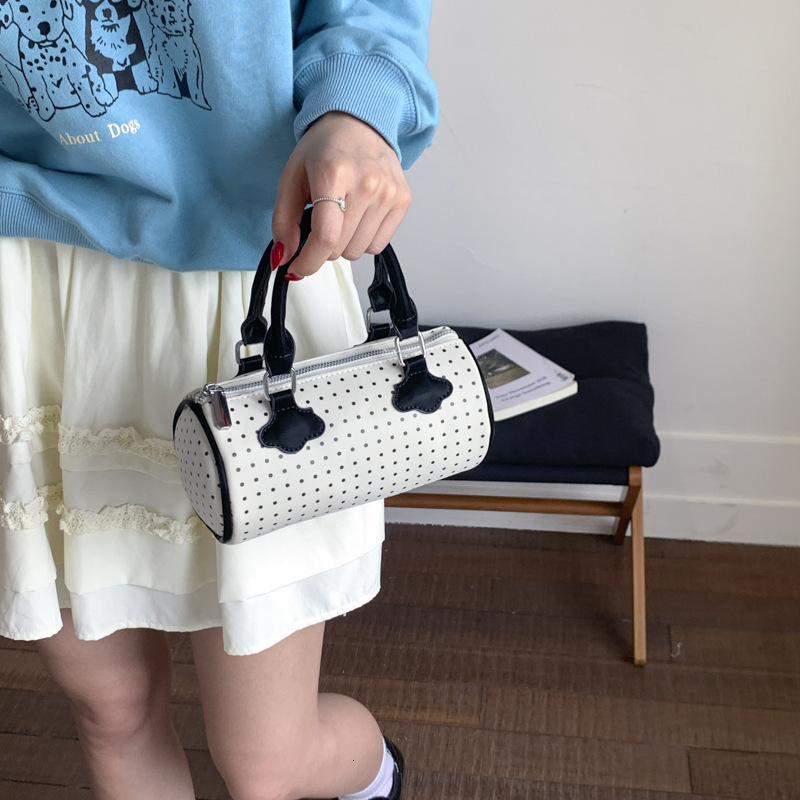 Autumn New Women's Shoulder Bag Fashionable Polka Dot Women's Handbag New Niche Pillow Bag Commuting Bag Autumn New Designer Bag Women'