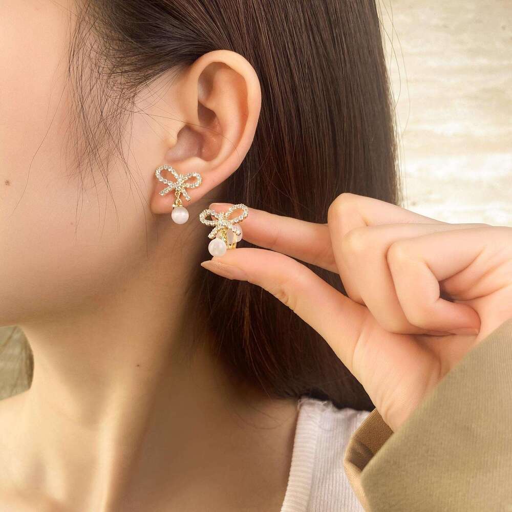 Butterfly Bow Cat's Eye Zircon Ear Clips for Women Sweet Light Design Sense Elegant Non-Pierced Earrings High School Student Gift