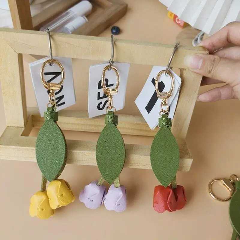 PU Leather wer Shed Bag Charm Genuine Leather Rope Mens Tip Bag Pendant Car Keychain Hand Rope Accessories Y250815