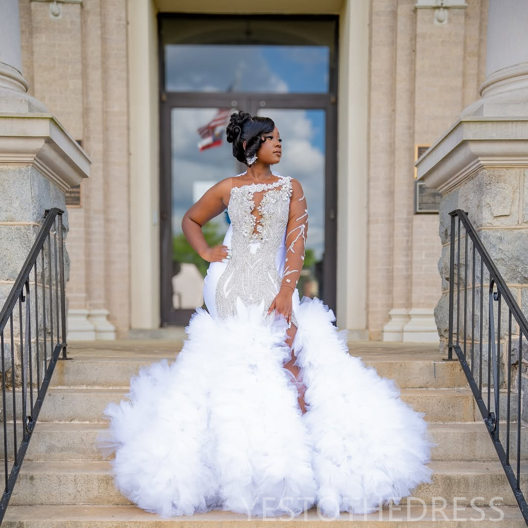 Arabic Aso Ebi Plus Size Ivory Wedding Dress 2025 Appliques Beaded Crystals Pearls Tiers Luxurious Bridal Gowns Dresses Rhinestones Decoration Wedding