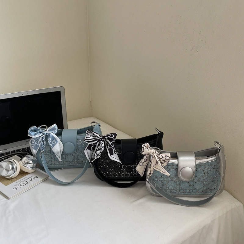 Free Shipping Designer Fashion Luxury Women's Armpit Bag New Hot Item Diamond Inlaid Shoulder Bag Mini Crossbody Bag Casual Makeup Bag