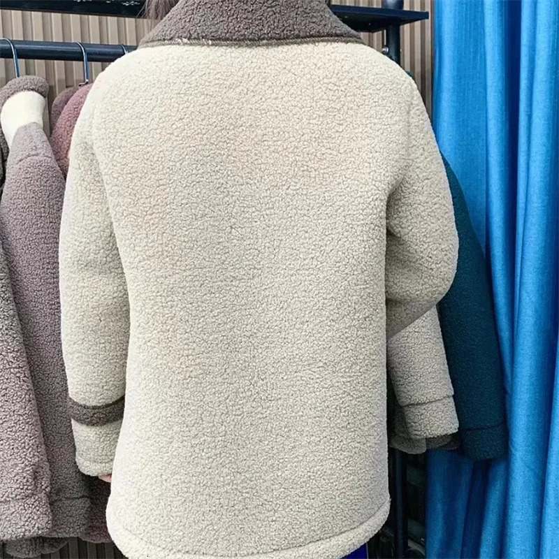 Winter Jacket Woman Parkas Lambswool Coat With Velvet Padded Mother Fur Coat Female Cotton Clothes Woman Outerwear 5XL 250811