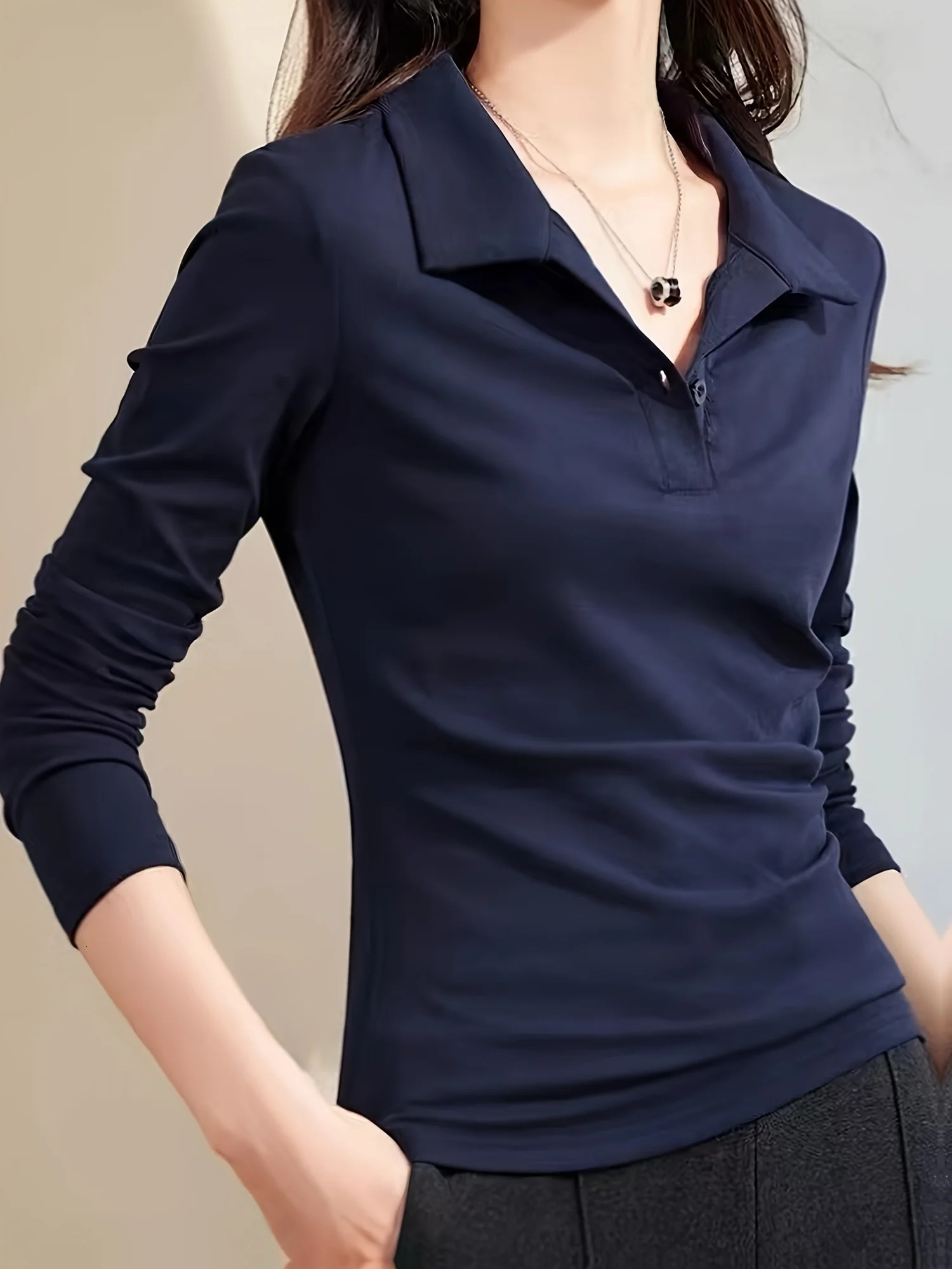 Womens solid color longsleeved POLO shirts are stylish and simple in n Daily models can be machine washed dry cleane 250814