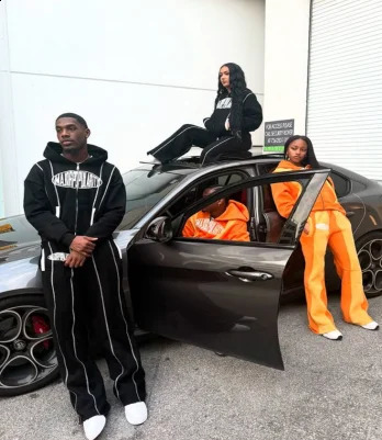 Casual trend splicing n hoodie sports twopiece set y2k hiphop loose fit and bodybuilding straight leg pants 250815