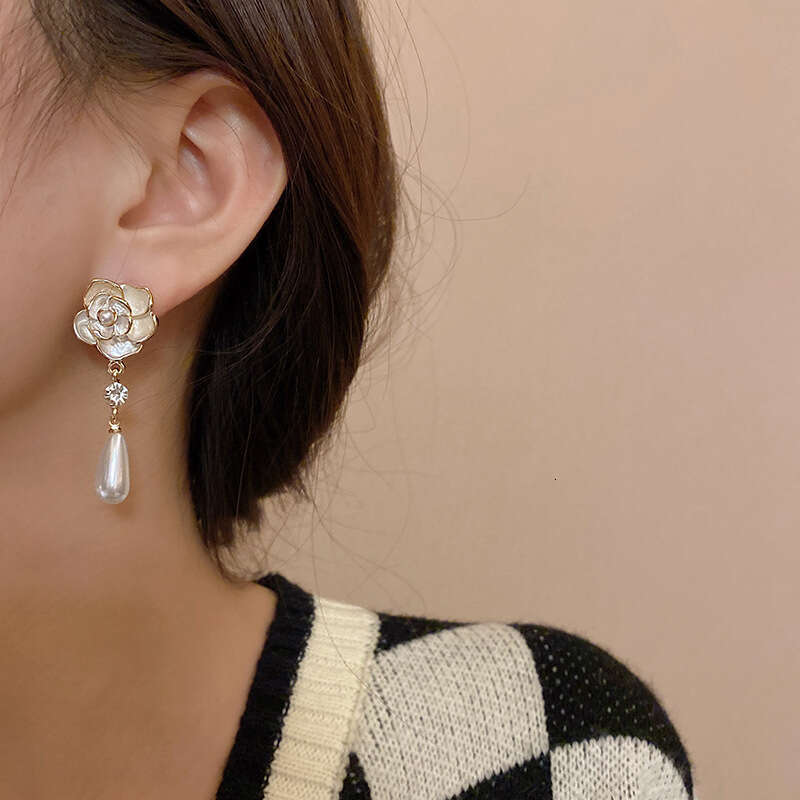 S Sier Needle Long Tassel Pearl Earrings for Women, Light Niche High-end Camellia Stud Earrings, Internet Celebrity Ear Accessories