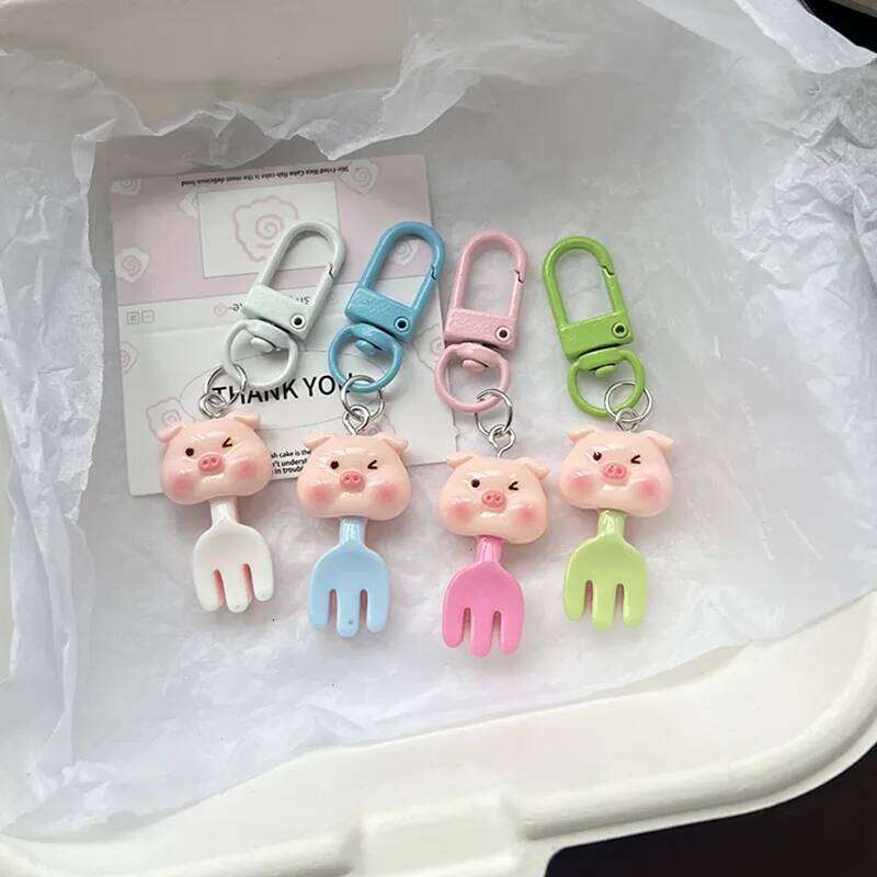 Kawaii Cartoon Piggy Fork Keychain Cute Animal Keyring Lovely Resin Key Holder School Pendant Bag Backpack Ornament