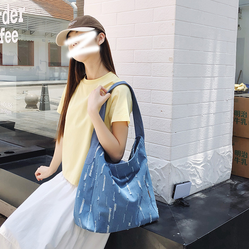 Autumn New Women's Shoulder Bag Denim Canvas Bag Shoulder Bag Design Sense Niche Commuting Large Capacity Handbag Bag Autumn New Designer Bag